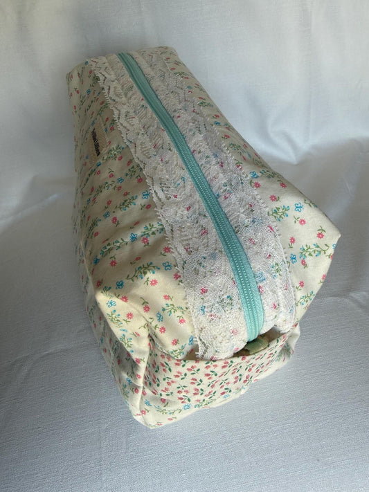 Wedding Cake Lace Bag