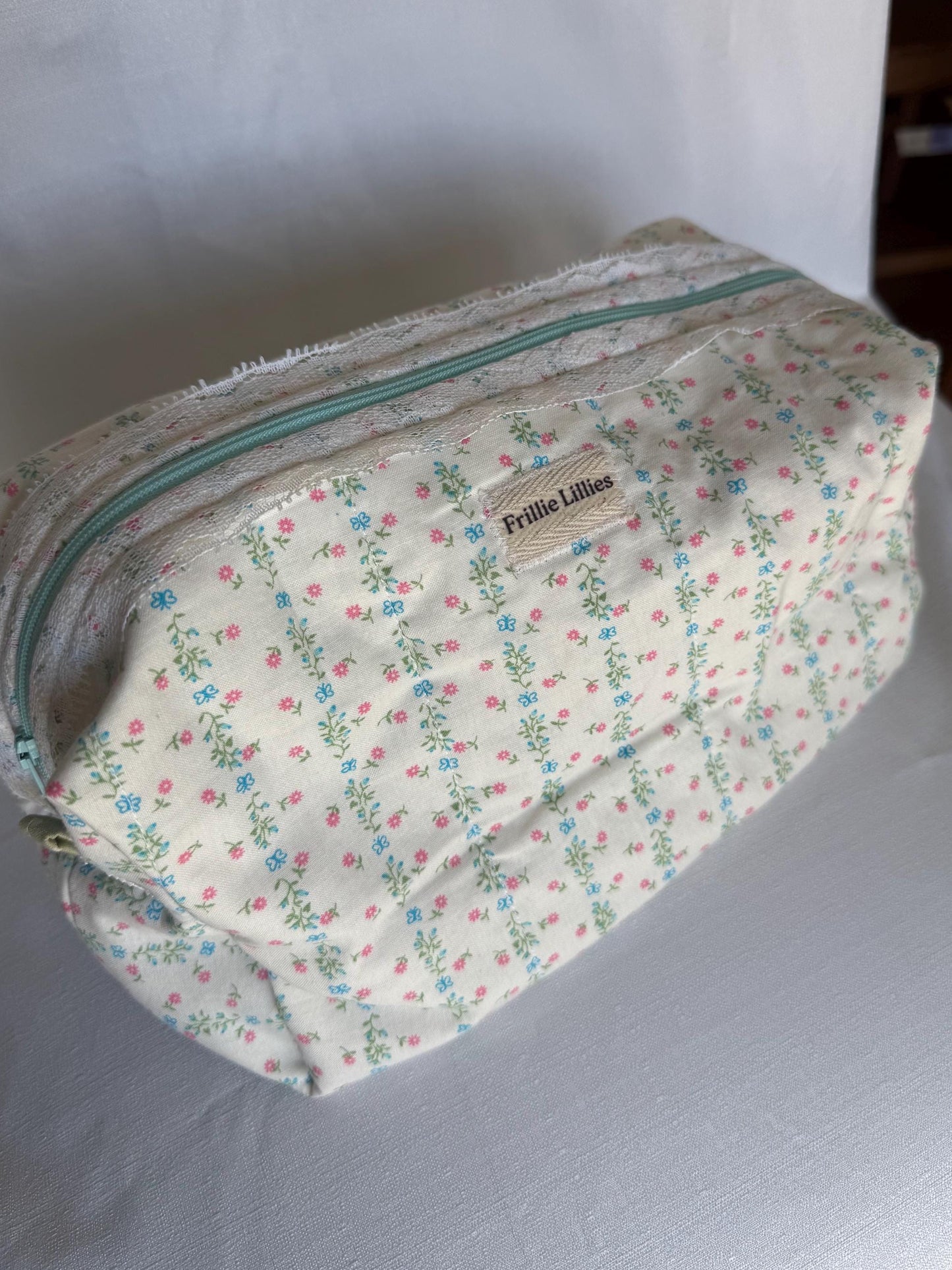 Wedding Cake Lace Bag