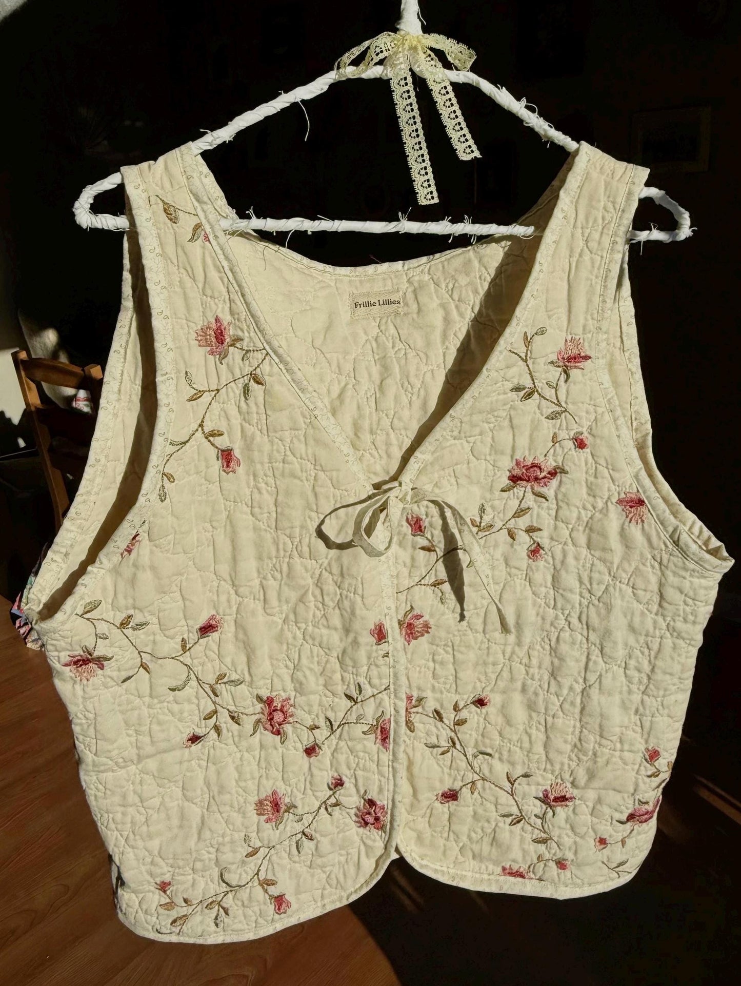 Neutral Floral Lattice Vest