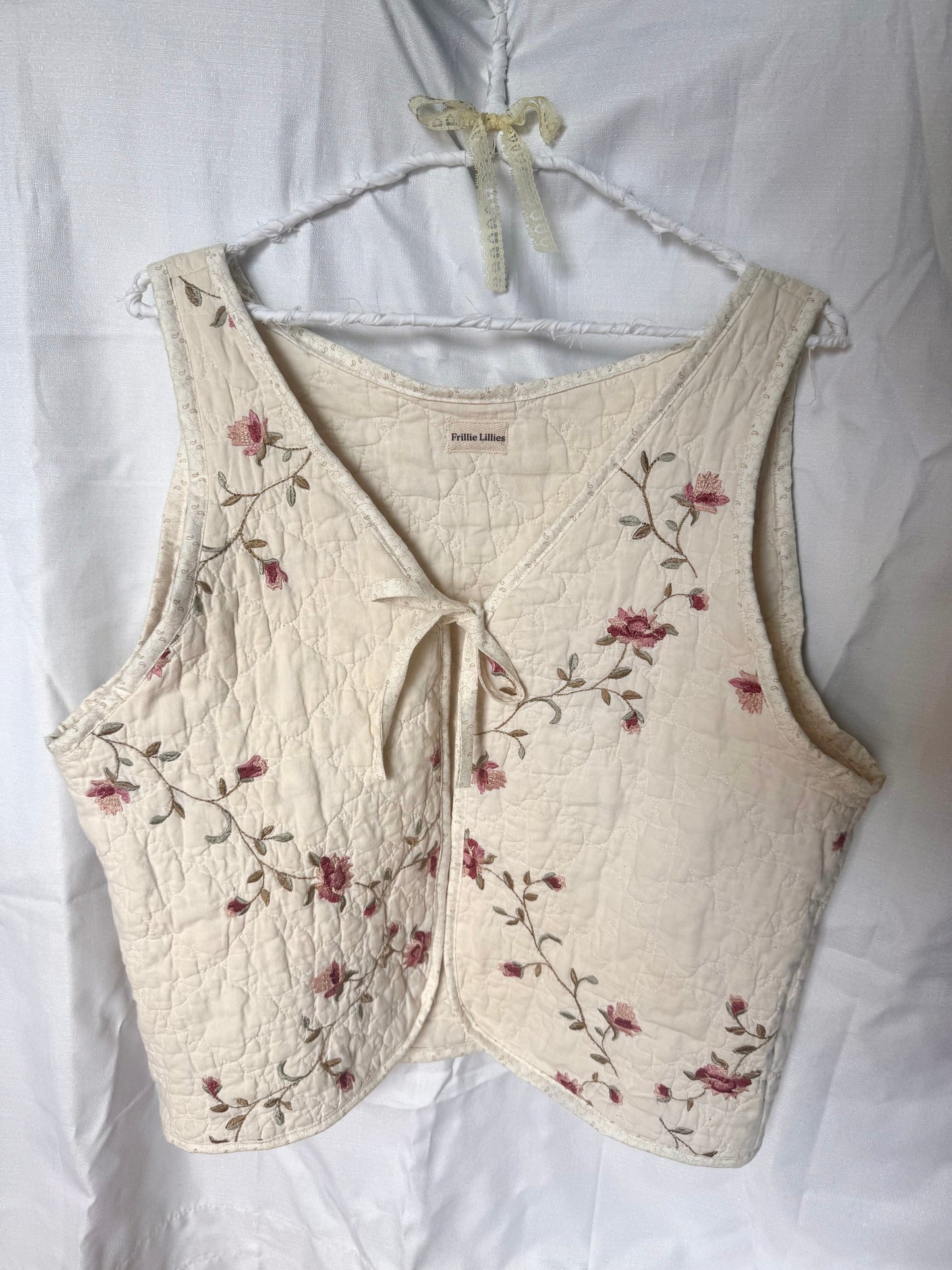 Neutral Floral Lattice Vest
