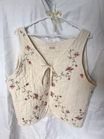 Neutral Floral Lattice Vest