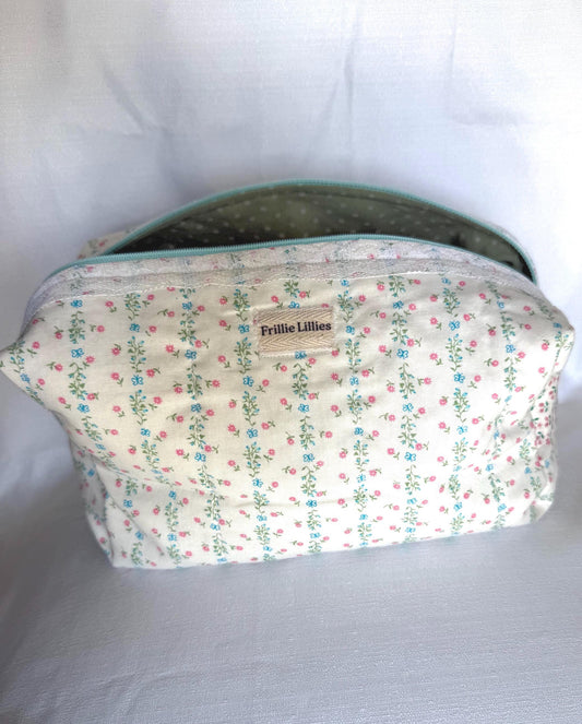 Wedding Cake Lace Bag