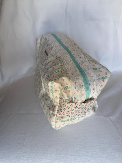 Wedding Cake Lace Bag