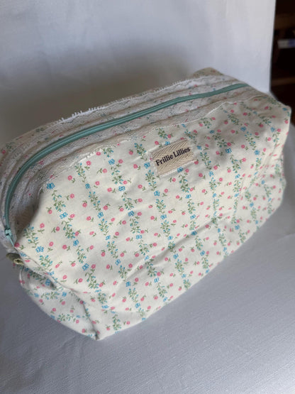 Wedding Cake Lace Bag