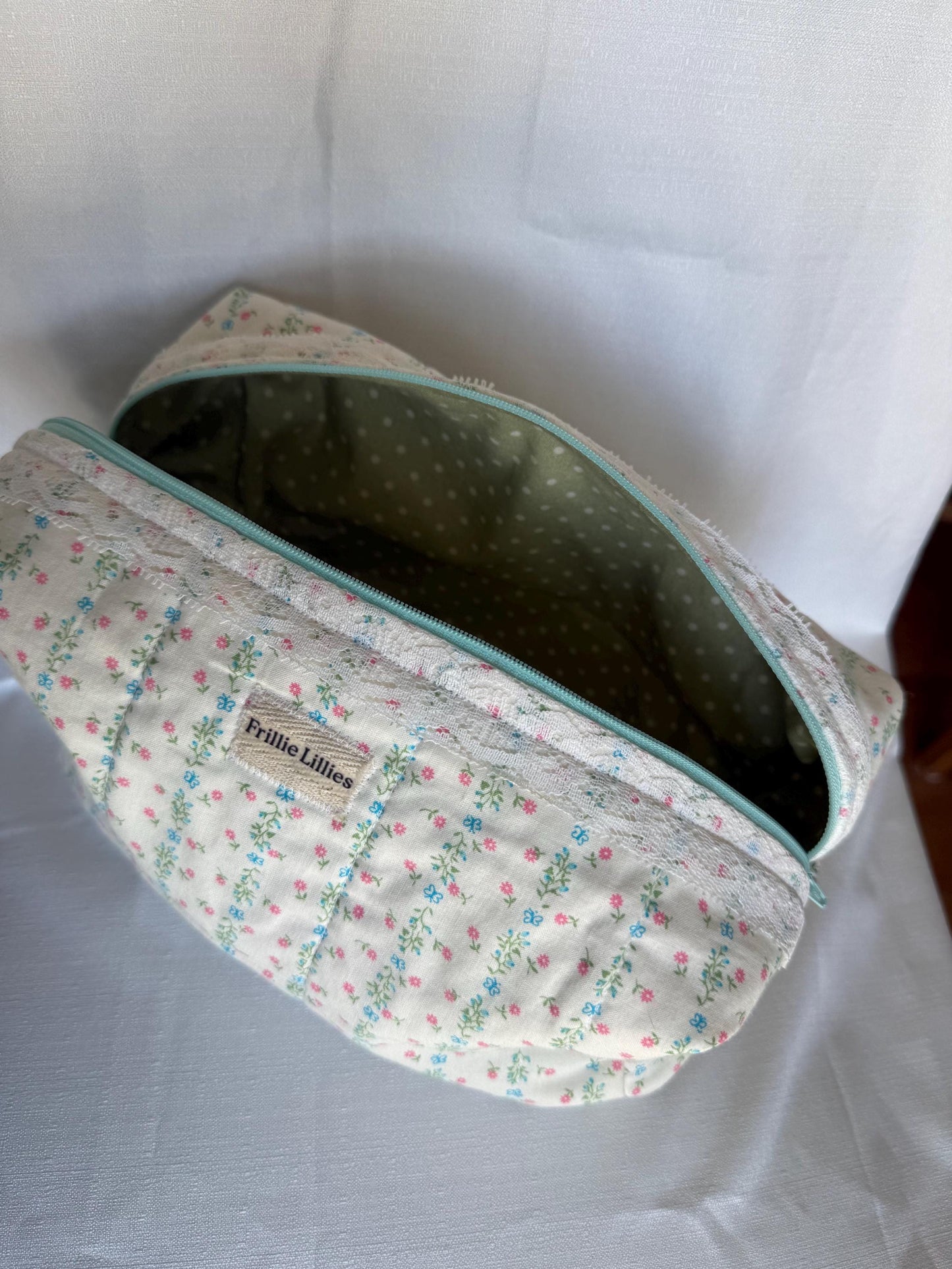 Wedding Cake Lace Bag