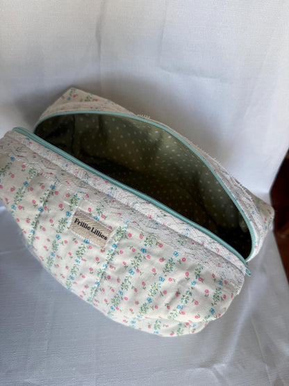 Wedding Cake Lace Bag